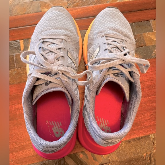 New Balance Women’s Size 9 Speed Ride  690v Running Shoes Blue Orange Pink - Picture 12 of 12